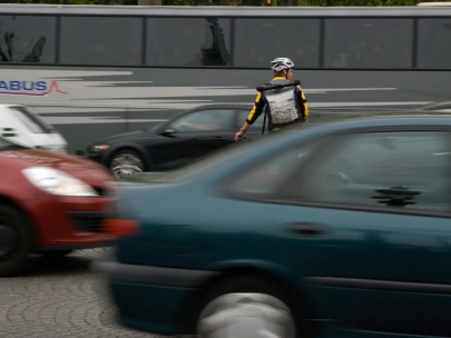 Champs-�lys�es kamikaze