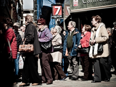 tourists about to be swindled (centro, granada)