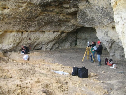 Archeo dig...feels like I am in Syria :)