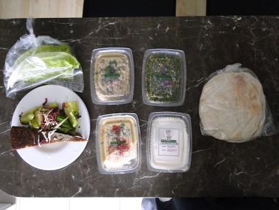 Flakes of Lebanese food