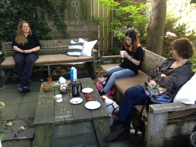 een taartje eten bij eva